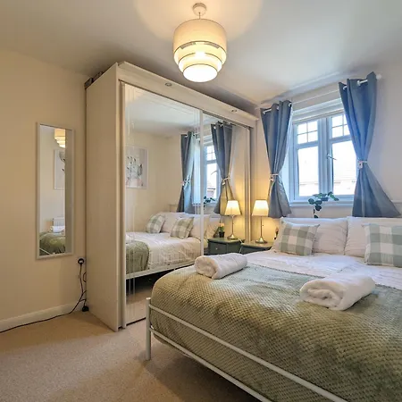 Large 4-Bedrooms House Near Centre Free Parking Liverpool Exterior photo