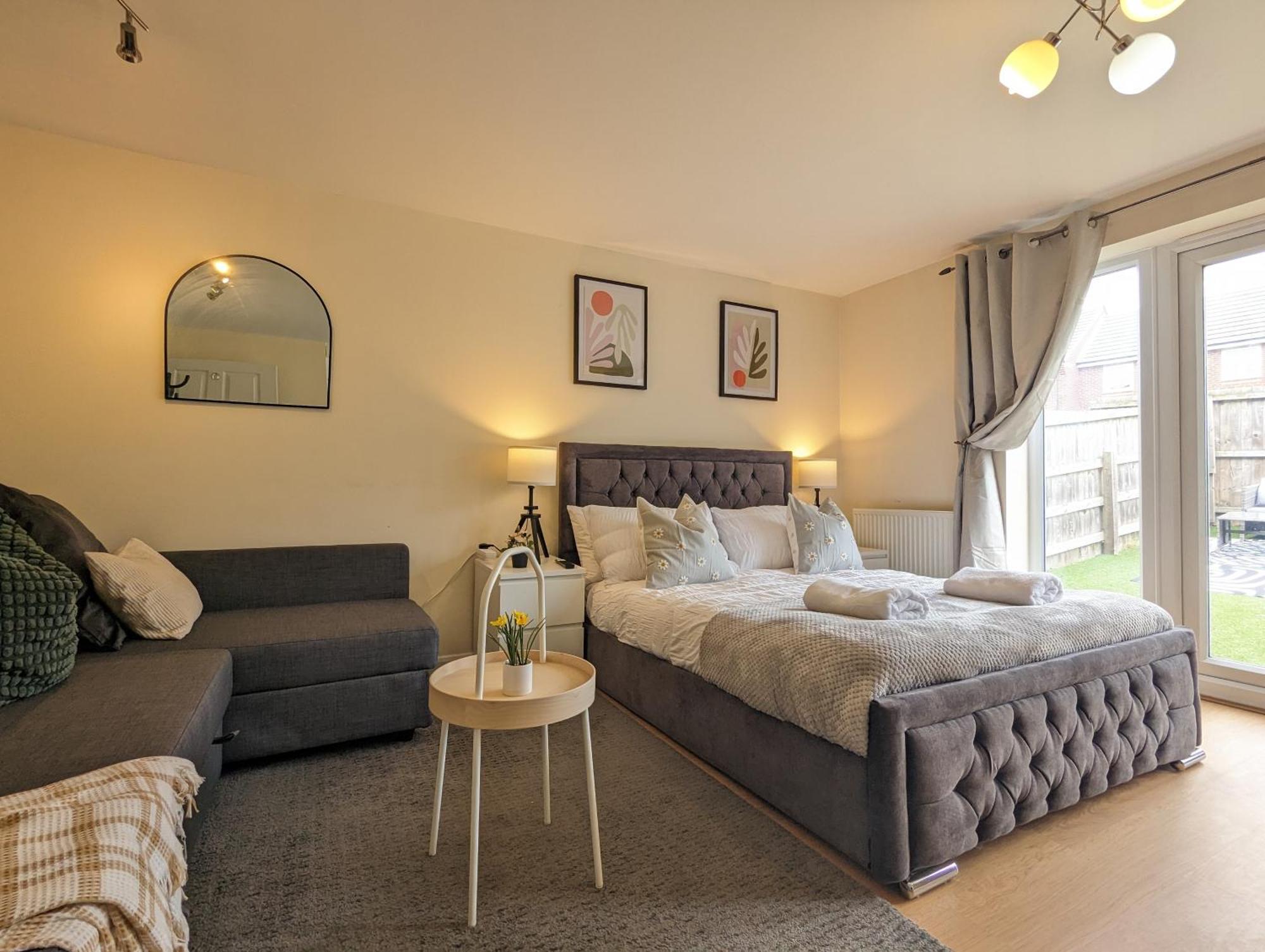 Large 4-bedrooms House Near Centre Free Parking Holiday home