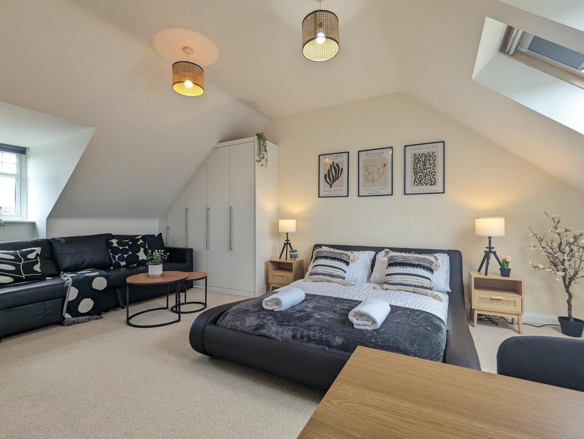 Large 4-bedrooms House Near Centre Free Parking * Liverpool