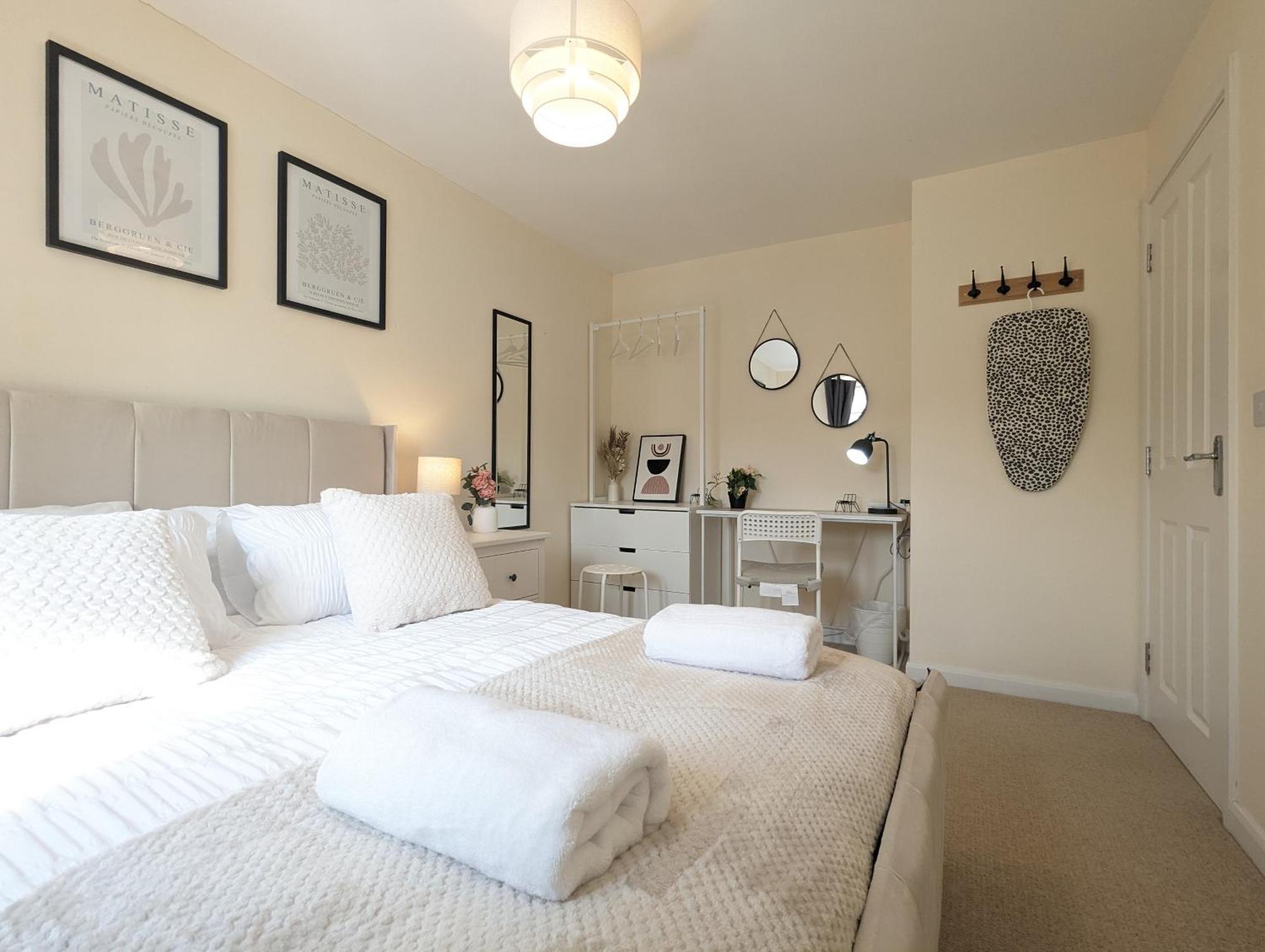 Large 4-bedrooms House Near Centre Free Parking Liverpool